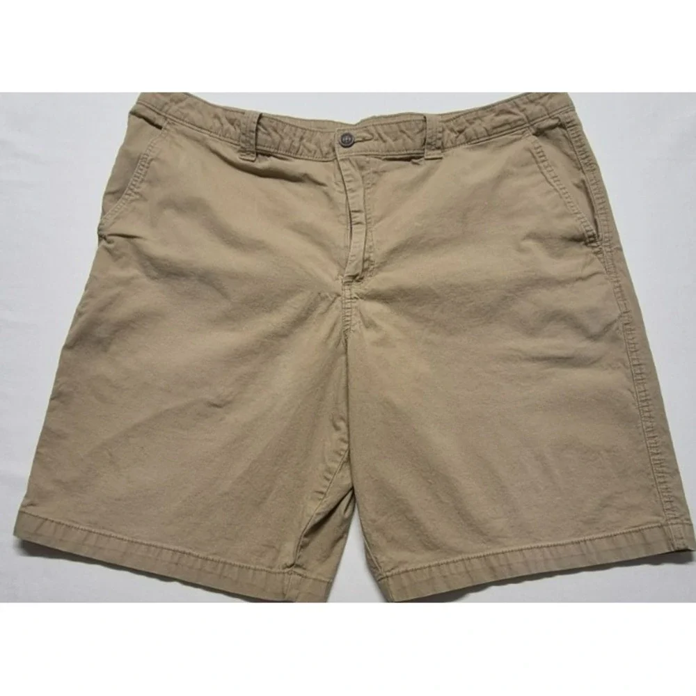 Magellan Outdoor Men's Khaki Flat Front Chino Shorts sz. 42W fishing hiking